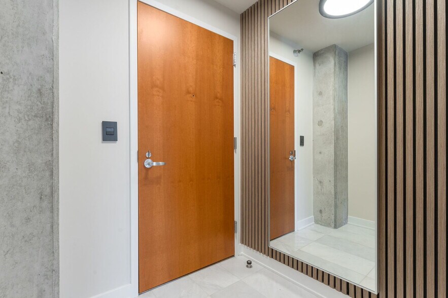 Building Photo - 235 W Van Buren St