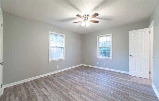 Master Room - 1728 Forrest Dr