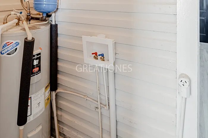 Building Photo - 1310 Druid Park Ave