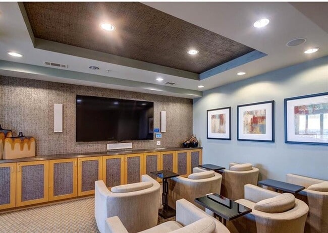 Building Photo - 777 N Ashley Dr