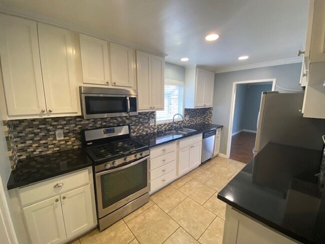 Building Photo - 3 Bedroom Single Family Home in Whittier