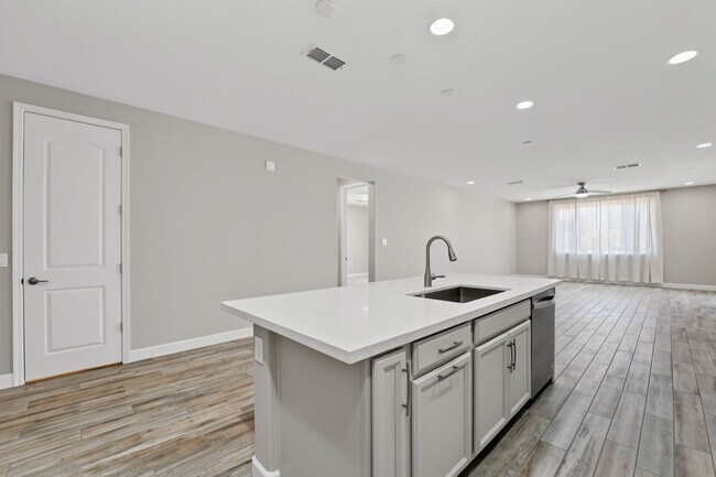 Building Photo - Luxury Kitchen + 3 Bed & Den/Office in Azure Canyon | Quartz, Gas Cooktop & More