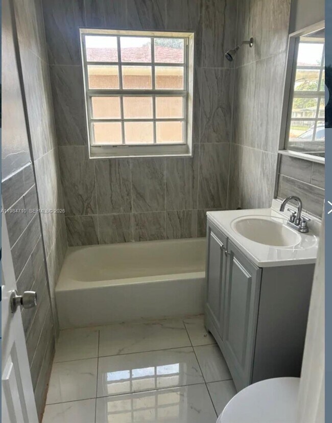 Building Photo - 14365 NW 15th Dr