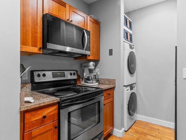 Building Photo - 19 Greenwich Pk