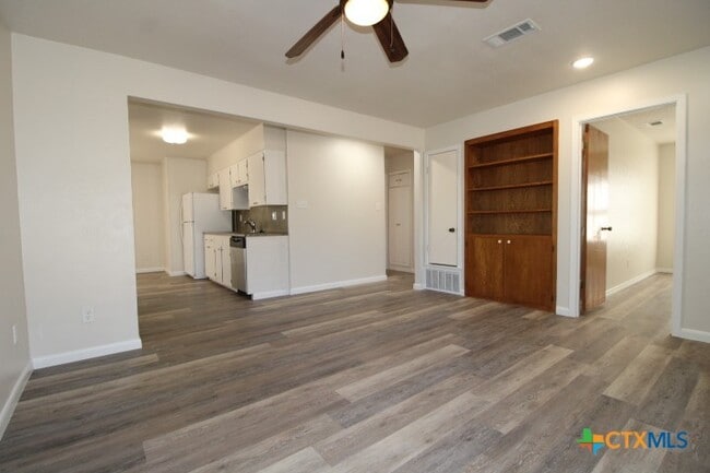 Building Photo - 1103 Craig St