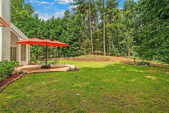 Building Photo - 3915 High Gables E