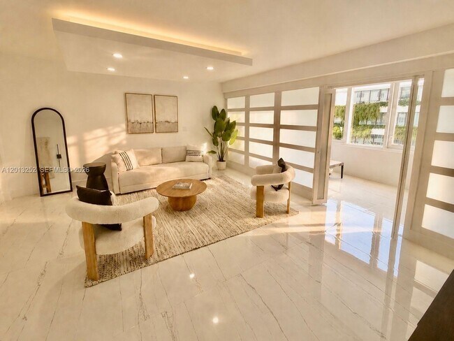 Building Photo - 2301 Collins Ave