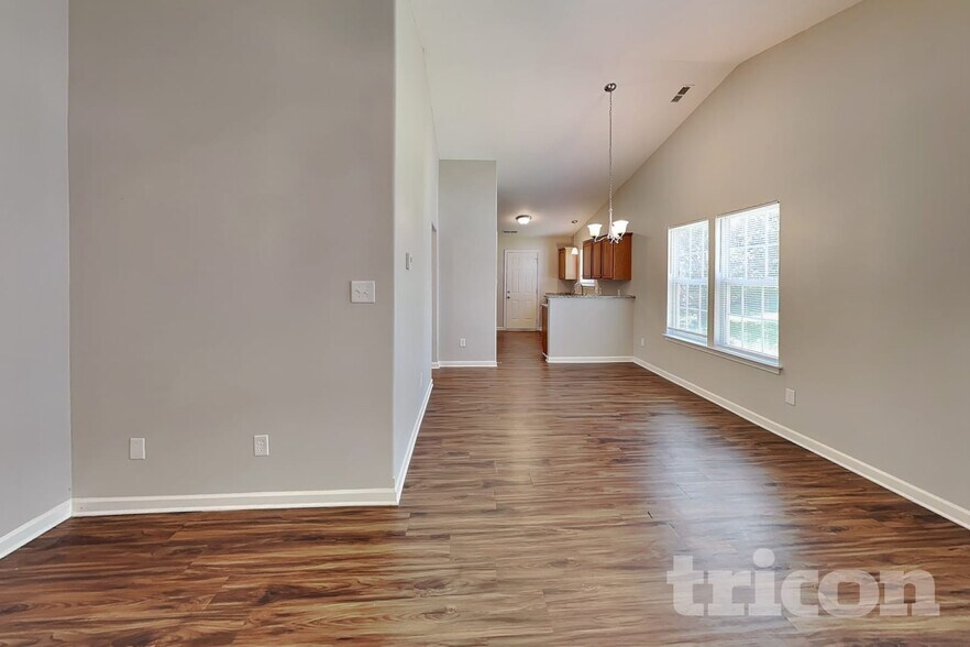 Building Photo - 2856 Oasis Ln