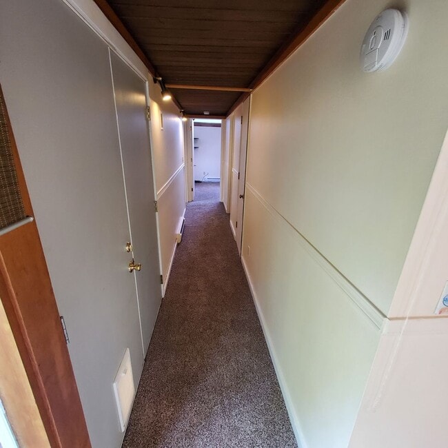 Building Photo - Cozy 2 Bed : 1Bath House Close to Schools