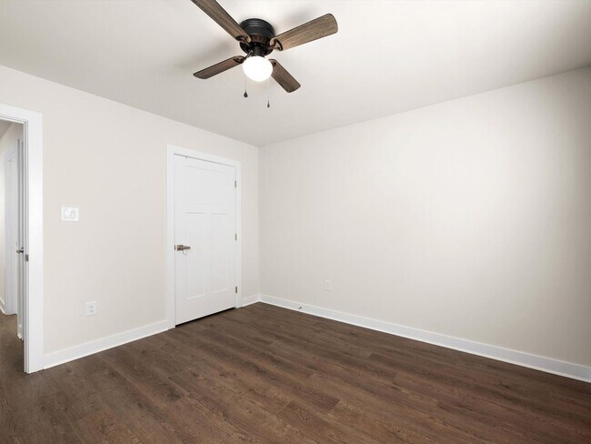 Building Photo - BeachTree Preserve Beauty | Finished Basement, Pool Access & Lawn Care Included