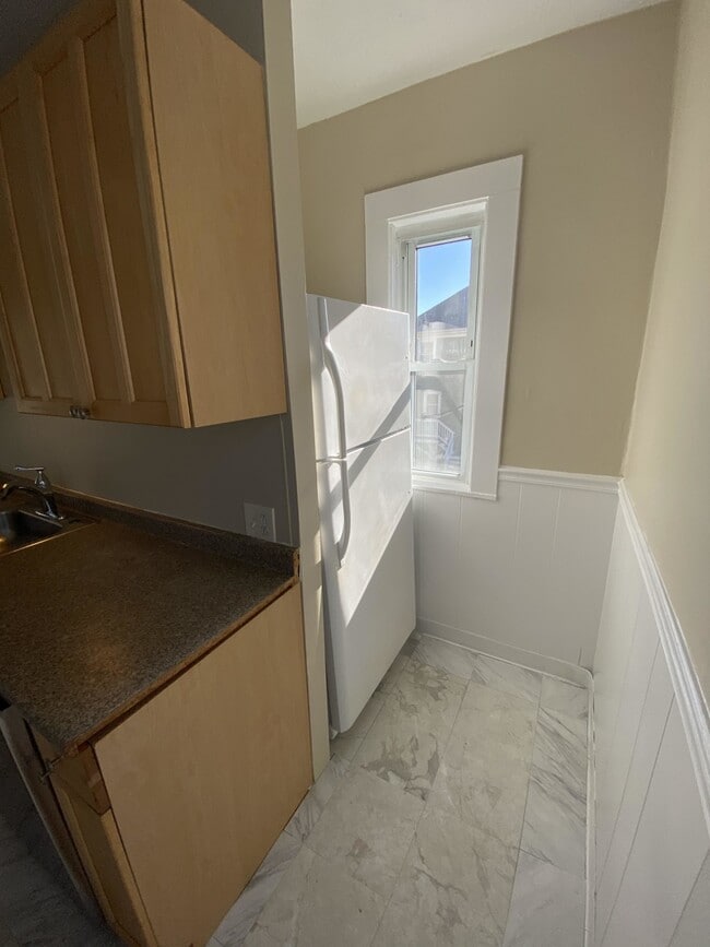 Building Photo - 253 Whitwell St