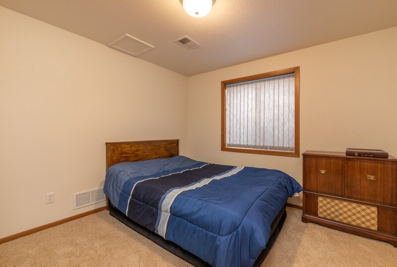 basement flex room (fourth bedroom) - 2338 Moorgate Dr