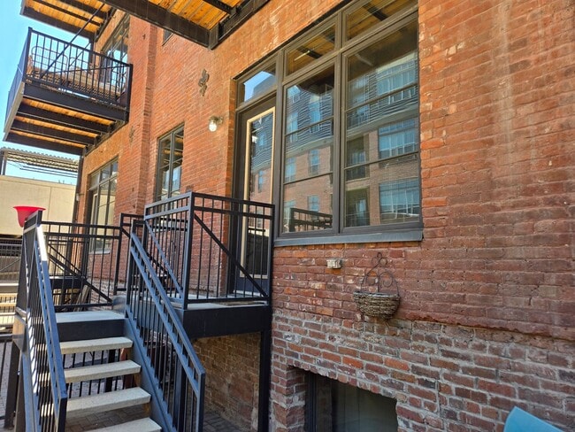 Building Photo - 2960 Inca St