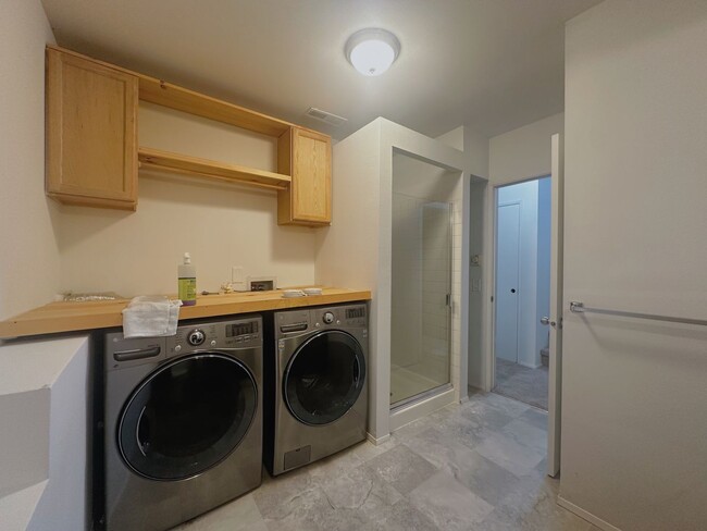 Building Photo - Beautiful 4-Bedroom 3-Bath Home in Marysvi...