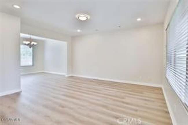 Building Photo - Tucked away on a quiet cul-de-sac in desirable Newbury Park 5+3 home