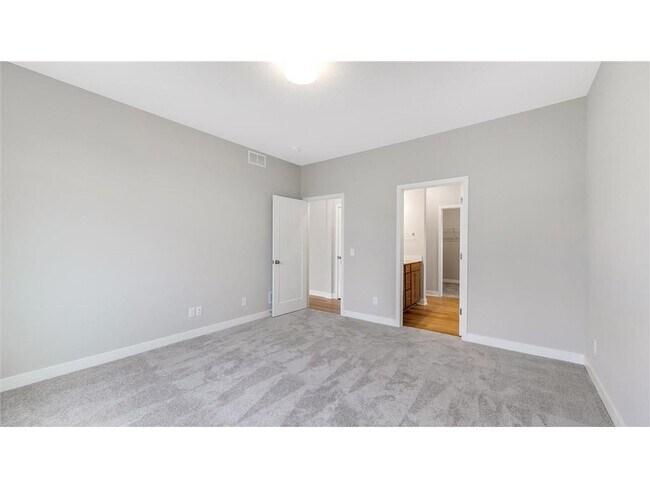 Building Photo - 2149 Westpointe Dr