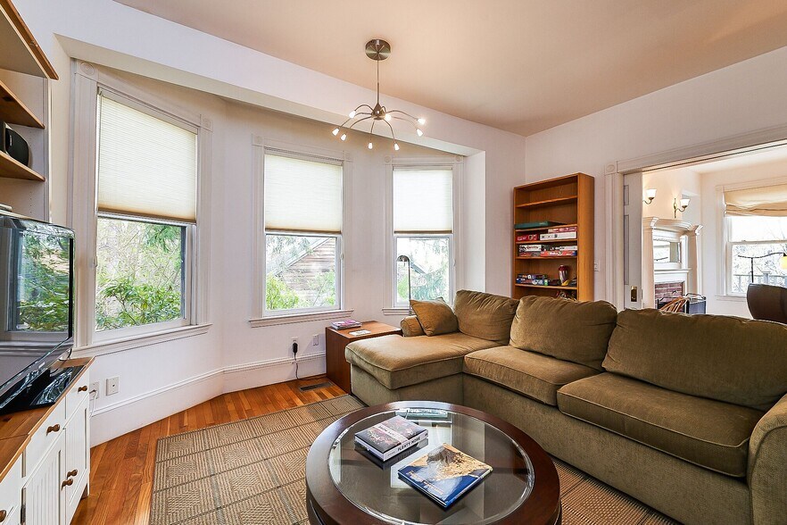 Building Photo - 25 Mason Ter