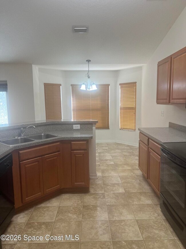 Building Photo - 241 Paquita Cir