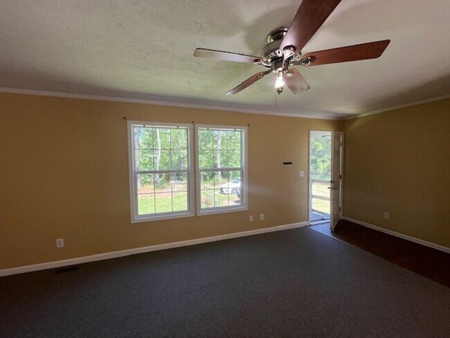 Building Photo - Spacious 3 bedroom 2 bath home in Leland