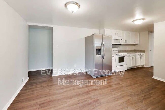 Building Photo - 4219 Varner Rd