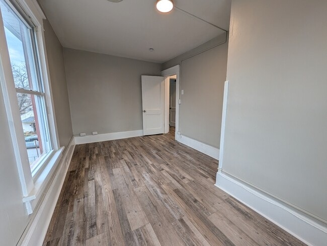 Building Photo - 101 Thomas Rd