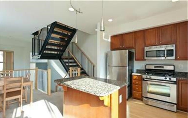 Building Photo - 117 Station North Mews