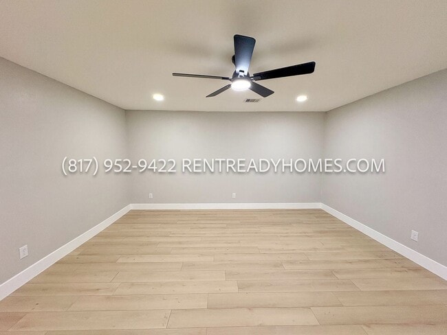 Building Photo - 2122 Bentvine Dr