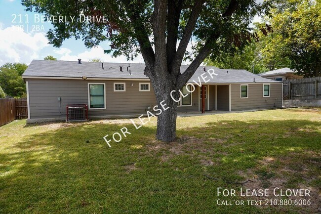 Building Photo - 211 Beverly Dr