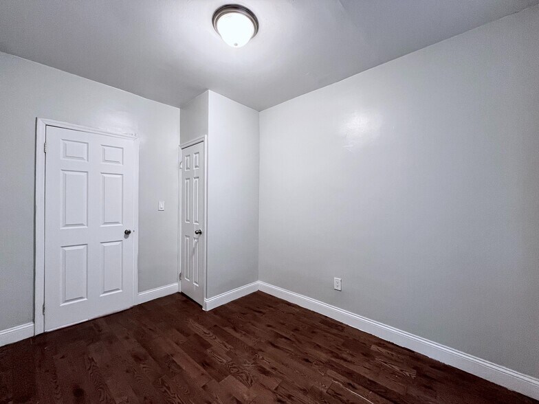 Building Photo - 541 W 156th St