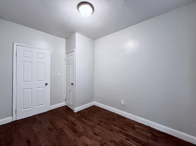 Building Photo - 541 W 156th St