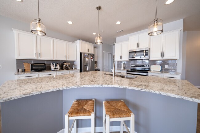 Building Photo - 756 Stonegate Rd