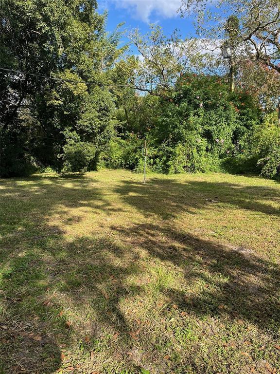 Building Photo - 127 Country Club Dr