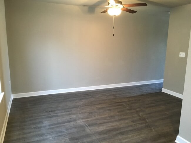Building Photo - 3 Bed Townhome in Grain Valley