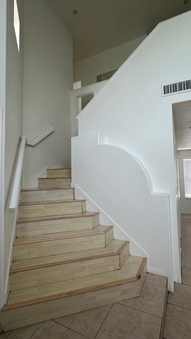 Building Photo - SUMMERLIN HOME WITH 5 BEDROOMS (INCLUDE SOME UTILITIES)