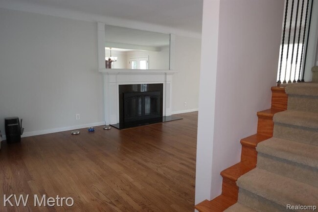 Building Photo - 2120 Vinsetta Blvd