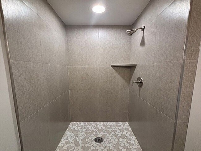 Building Photo - Broad Creek Landing