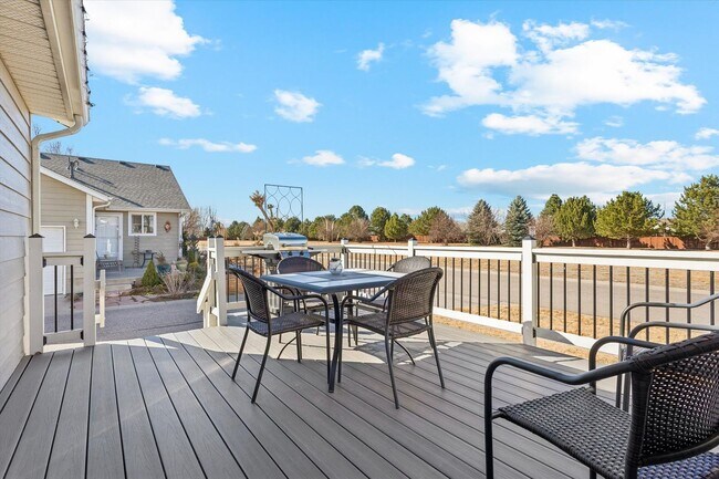 Building Photo - Low-Maintenance Upgraded 3-Bedroom Home Near Downtown Loveland