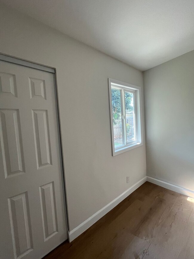 Building Photo - For Rent – Newly Remodeled 3 Bed / 2 Bath ...
