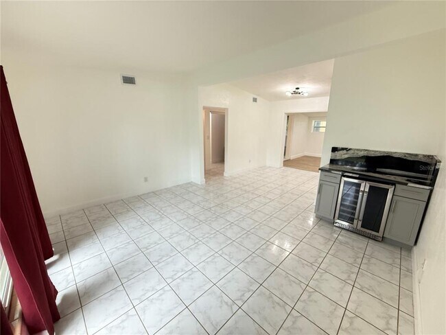 Building Photo - 4394 Pompano Dr SE