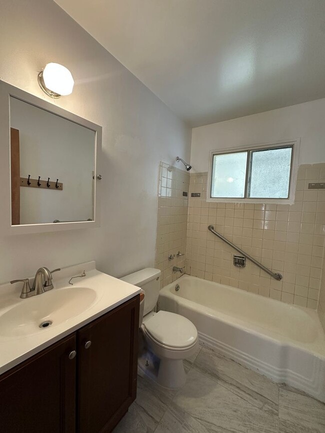 Building Photo - Single Family House in Denver near by I-25