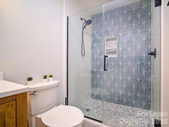 Building Photo - 2515 Thornton Rd