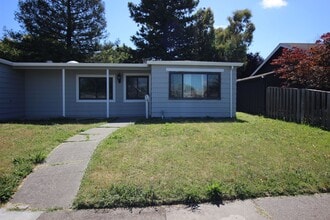 Building Photo - 3 Bedroom home for Rent