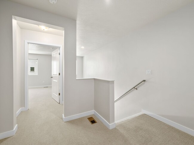 Building Photo - 15083 S Reins Wy