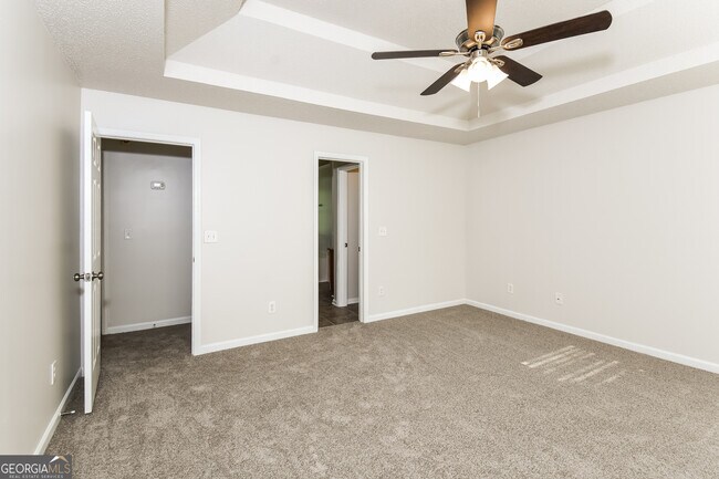Building Photo - 1399 Crestlake Ct