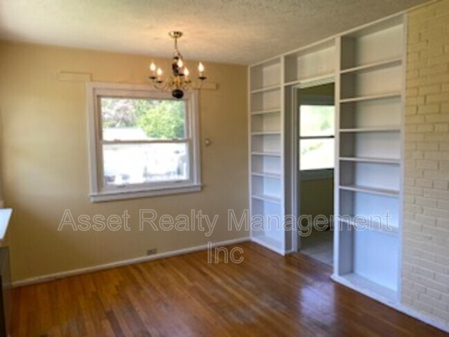 Building Photo - 150 Outer Dr