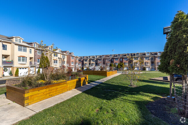 Building Photo - HarborFront Villas