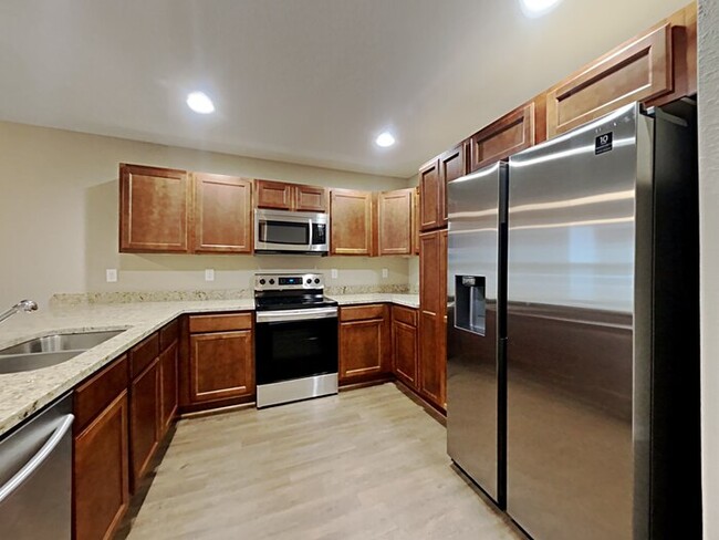 Building Photo - BEAUTIFUL NEW HOME