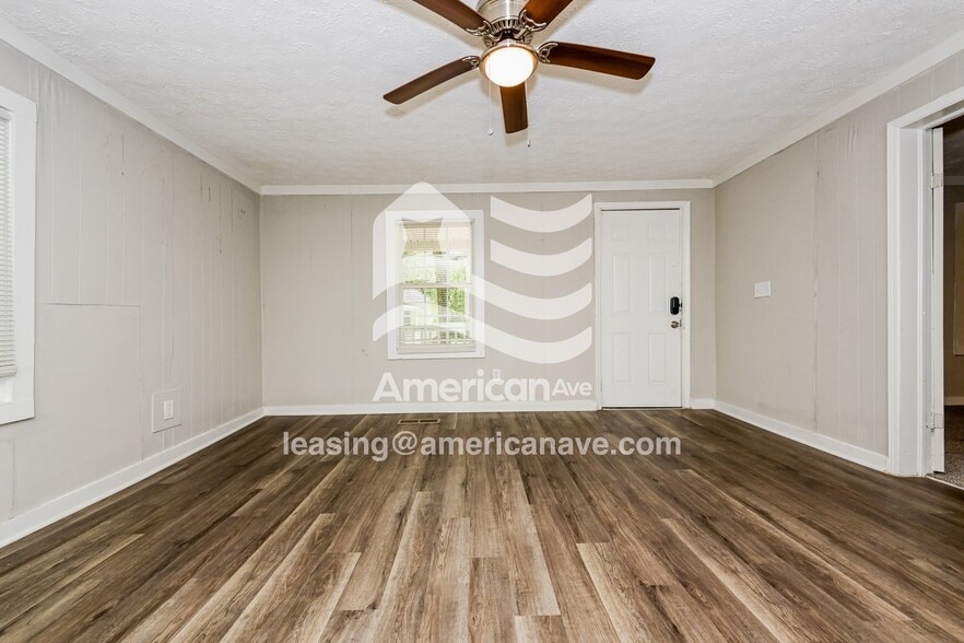 Building Photo - 214 Peachtree St