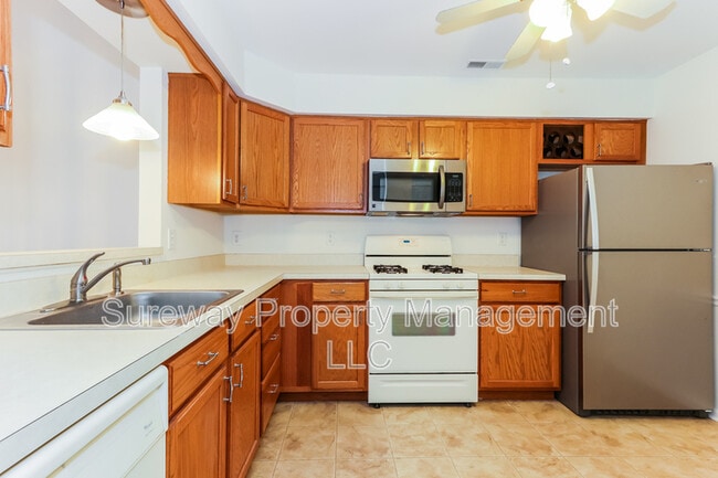 Building Photo - 36 Pristine Pl