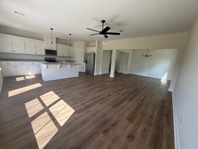 Building Photo - 152 boundary hall way